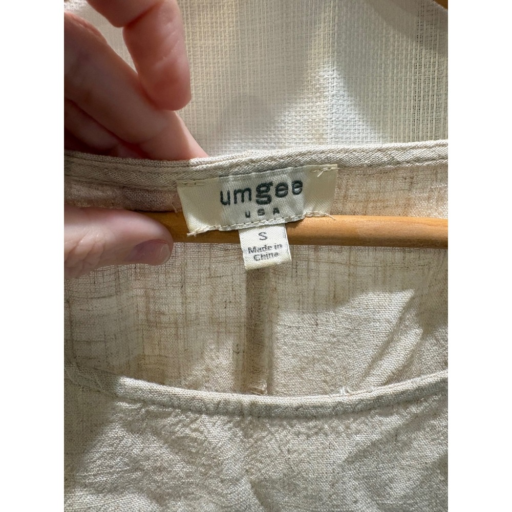 Umgee Floral Patchwork Fringe Linen Blend Top Tan Blue Small - Picture 3 of 5
